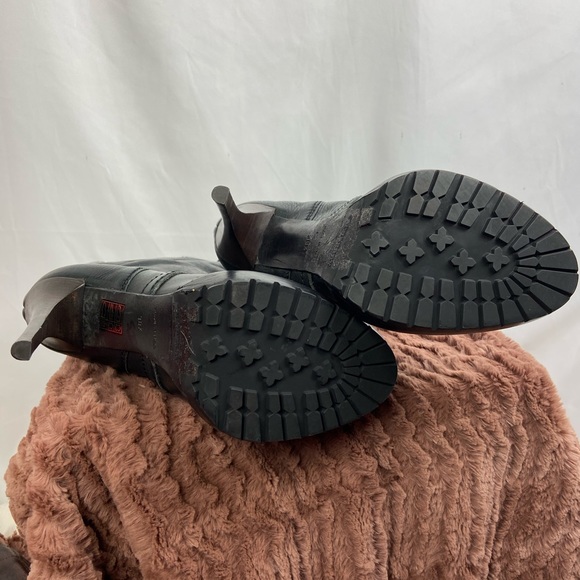 Black Burberry boots - Picture 2 of 6